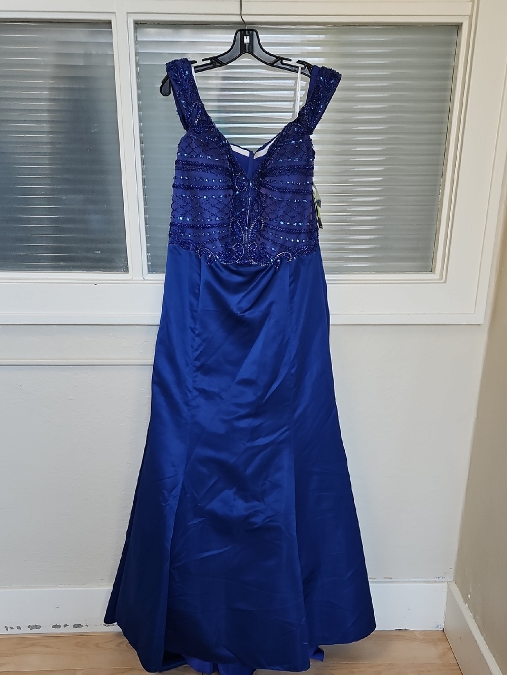 S - Picture 2 of 5